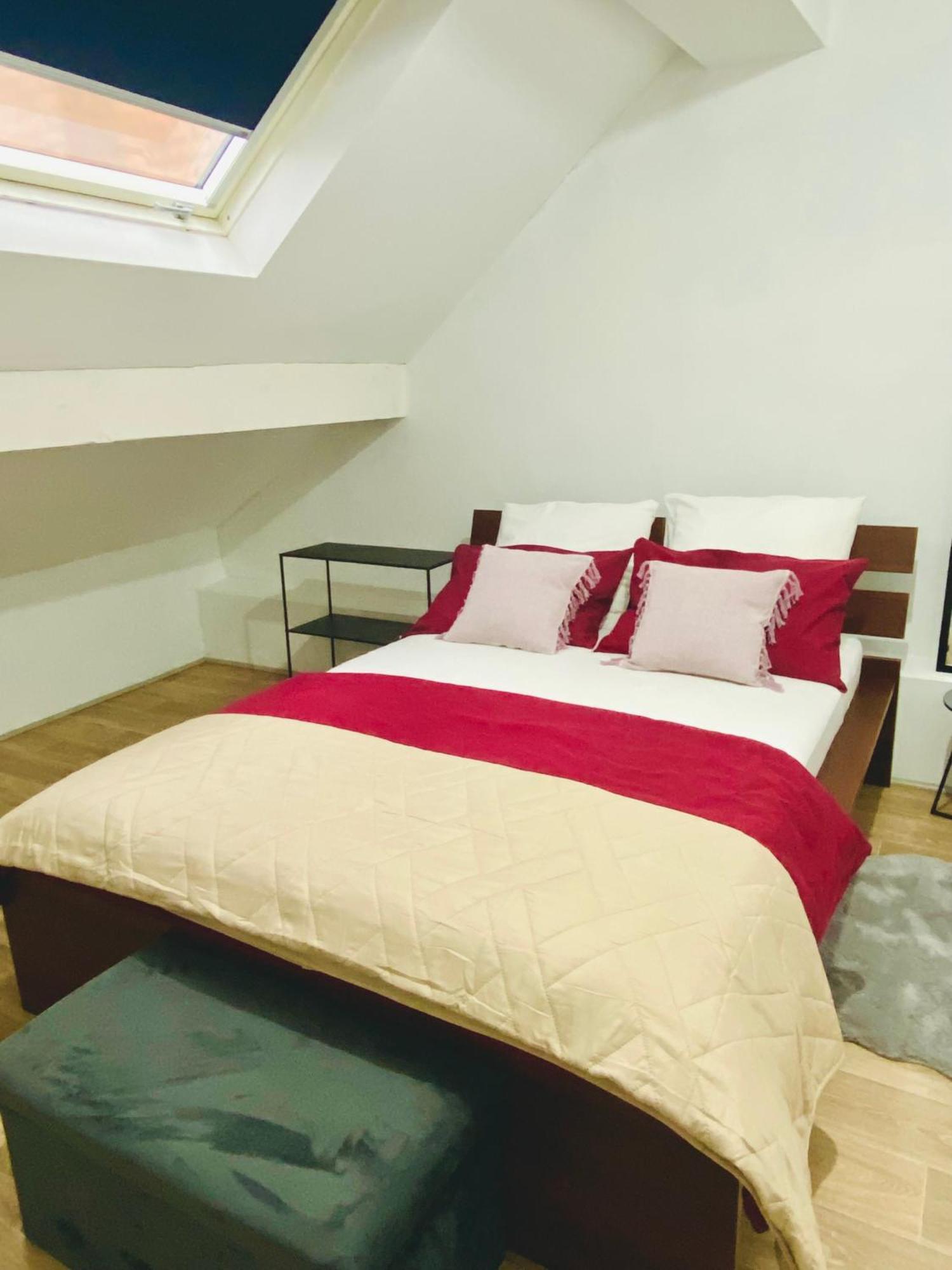 Residence Deluxe Charleroi Bagian luar foto
