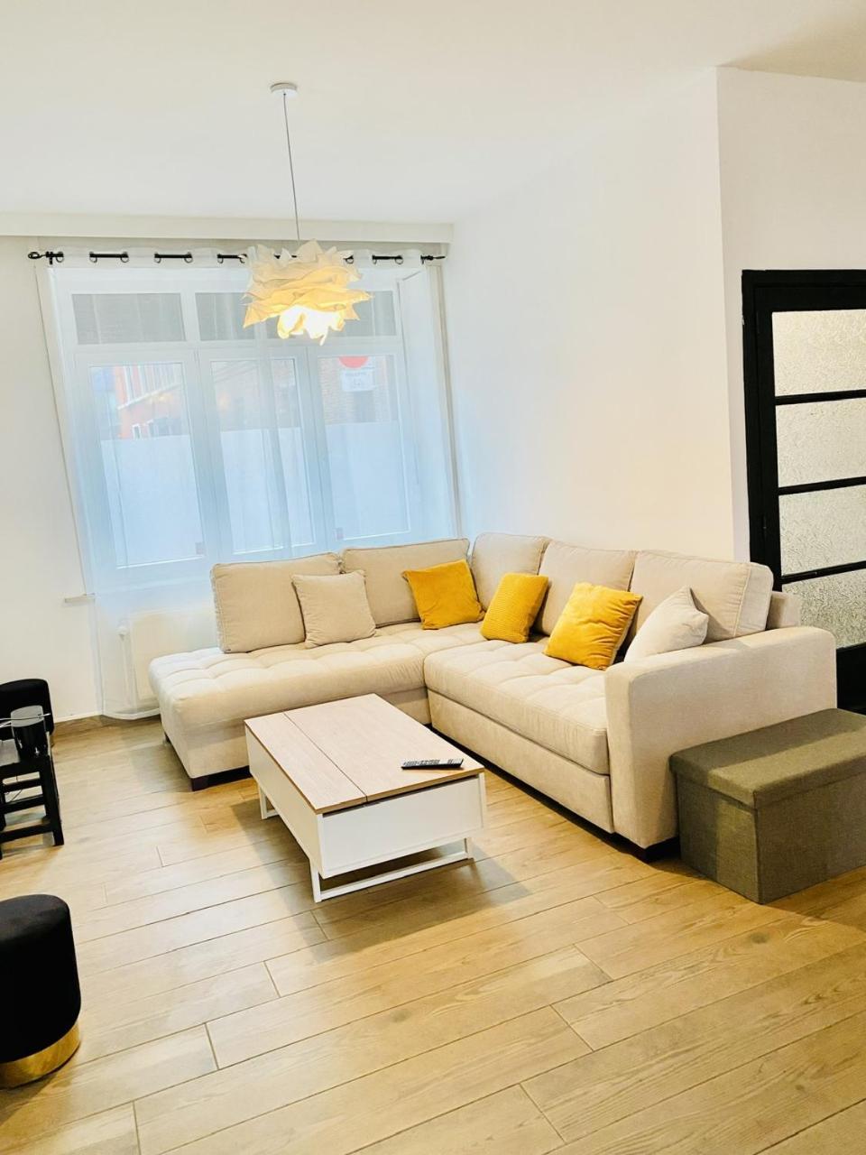 Residence Deluxe Charleroi Bagian luar foto